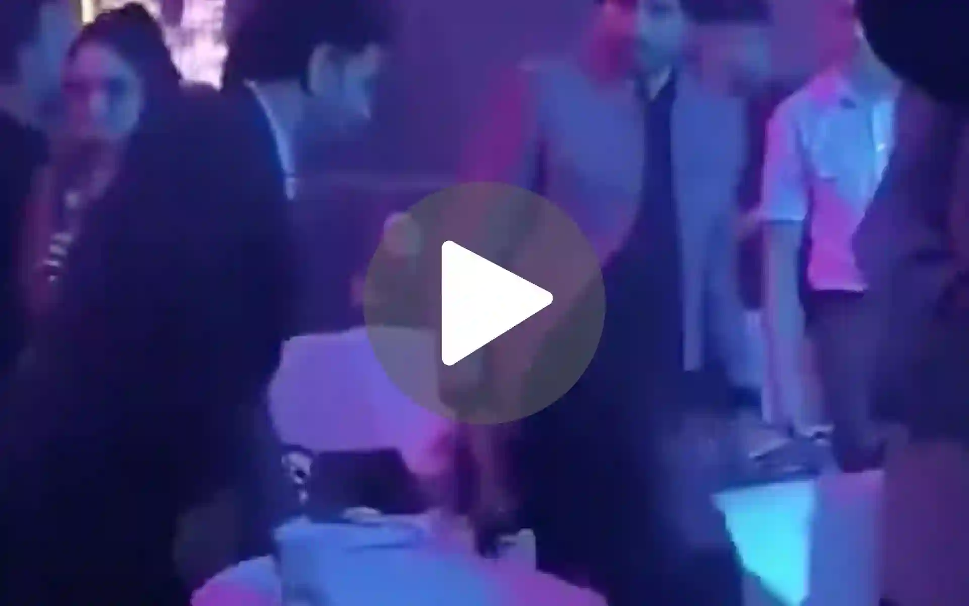 [Watch] Dhoni's Gentleman Act For Harbhajan During Marriage Ceremony